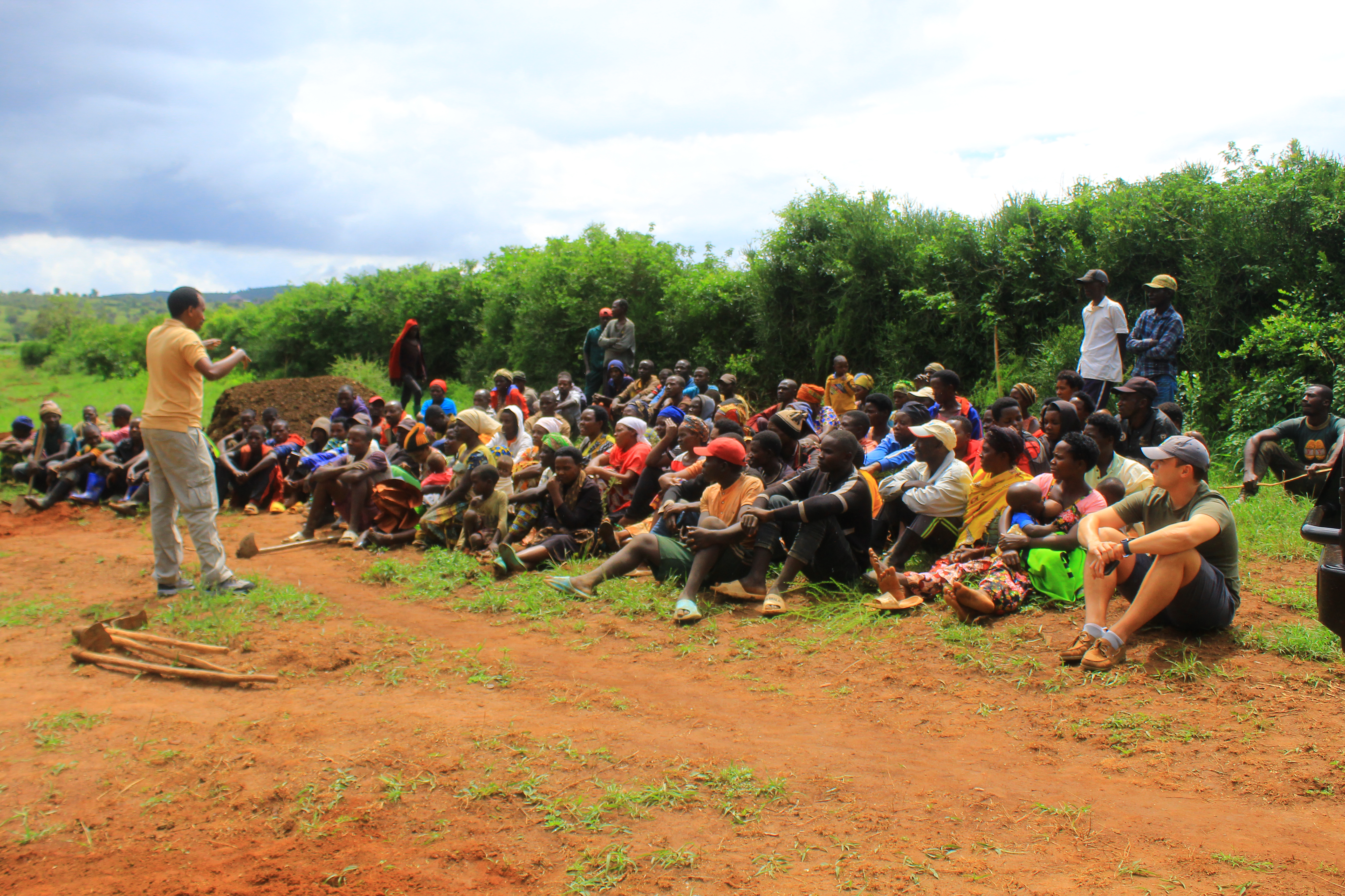 RWCA and Lifescape facilitating a meeting about Intambwe Savannah with the Gakoma Community (Nov 2024).